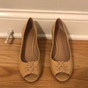 Tory Burch nude wedges